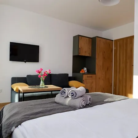 Agat Bed and Breakfast 3*